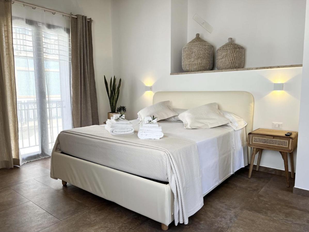 L'Ulivo Comfort Rooms แตร์ราซีนี ภายนอก รูปภาพ