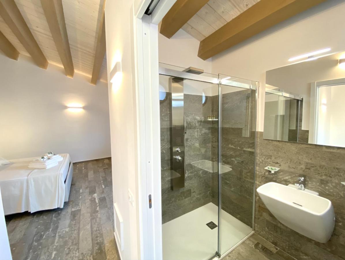 L'Ulivo Comfort Rooms แตร์ราซีนี ภายนอก รูปภาพ